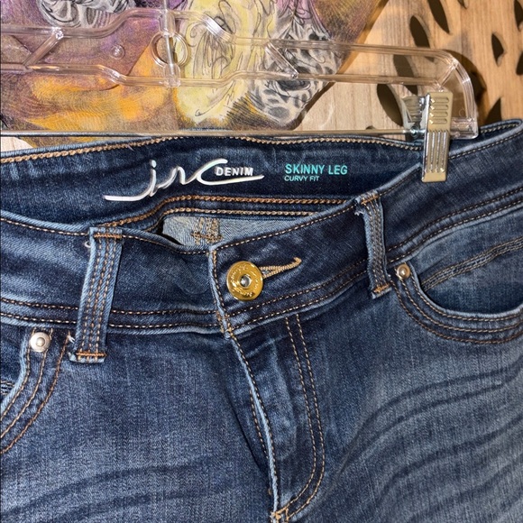 INC DENIM / SKINNY LEG / CURVY FIT / SIZE 6 - Picture 2 of 6